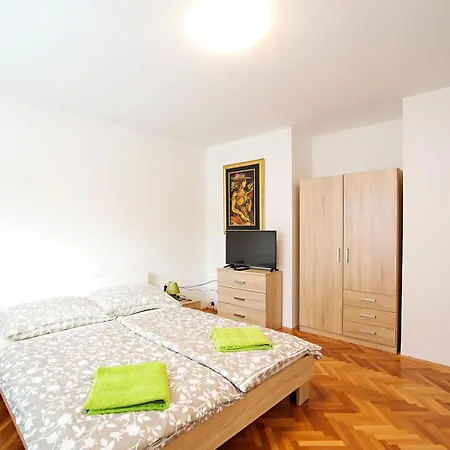 Sweet With Free Private Parking *