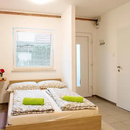 Sweet With Free Private Parking *